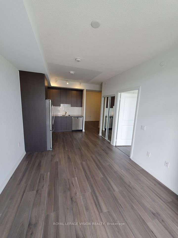 60 Ann O'reilly Road 1058, Toronto, ON M2J 0C9 3