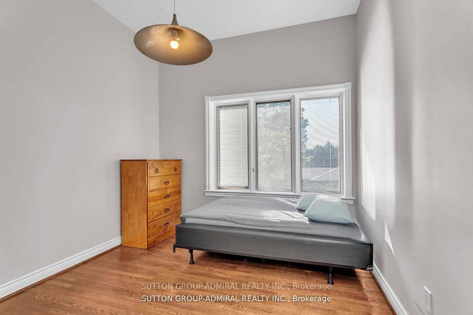 116 Goulding Avenue, Toronto, ON M2M 1L4 25