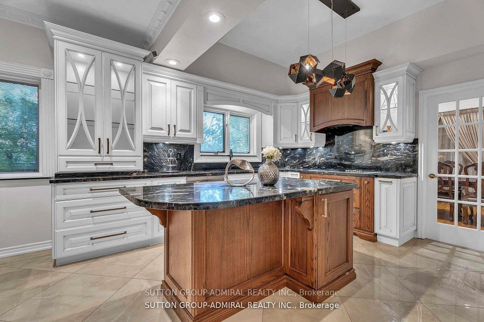 116 Goulding Avenue, Toronto, ON M2M 1L4 8