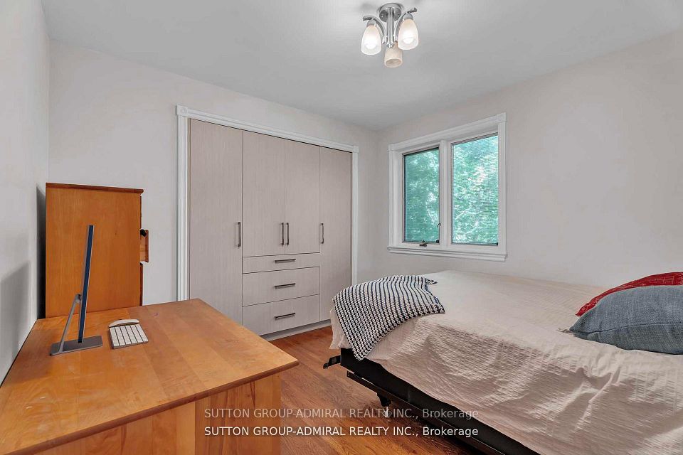 116 Goulding Avenue, Toronto, ON M2M 1L4 24