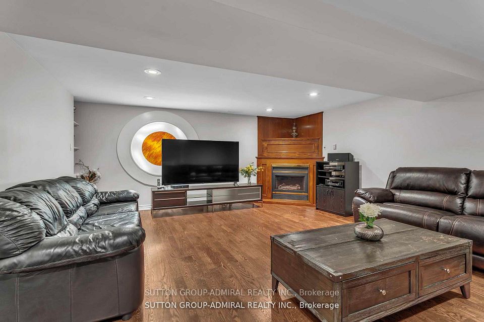 116 Goulding Avenue, Toronto, ON M2M 1L4 11