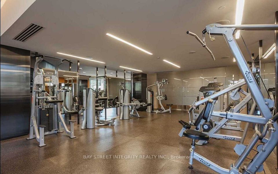 5 Sheppard Avenue E 3716, Toronto, ON M2N 0G4 7