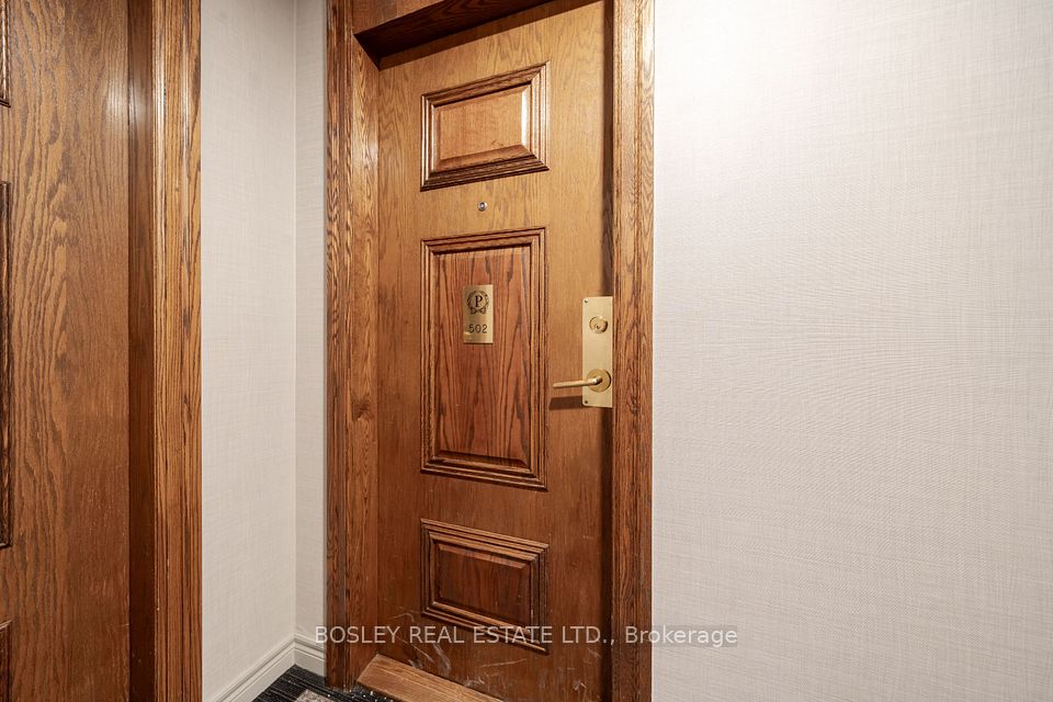 1 Pemberton Avenue 502, Toronto, ON M2M 4L9 4