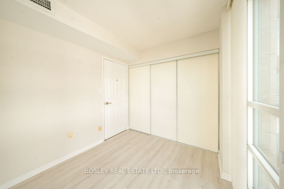1 Pemberton Avenue 502, Toronto, ON M2M 4L9 12