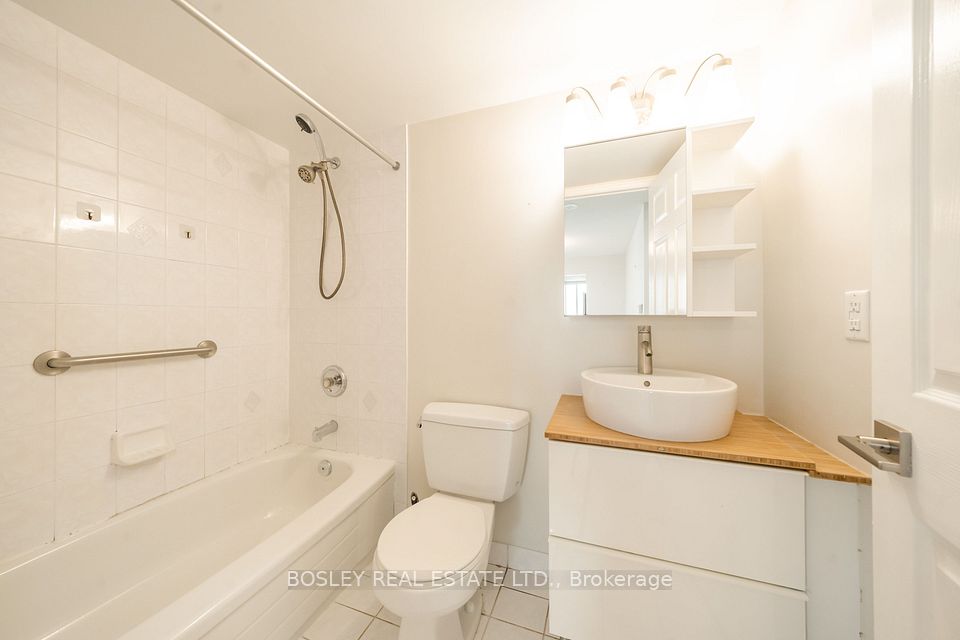 1 Pemberton Avenue 502, Toronto, ON M2M 4L9 23