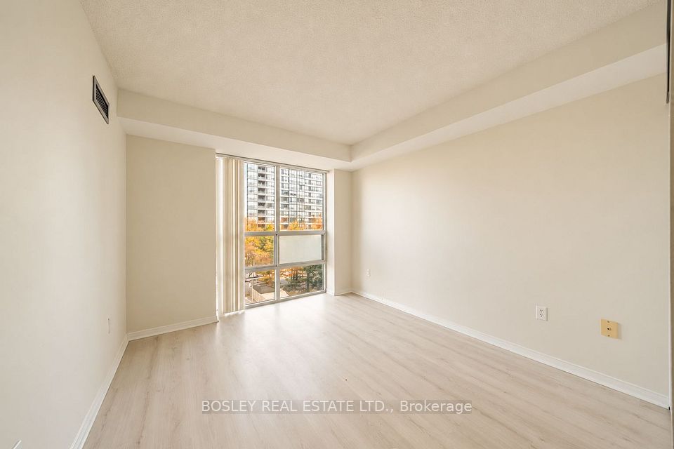 1 Pemberton Avenue 502, Toronto, ON M2M 4L9 20