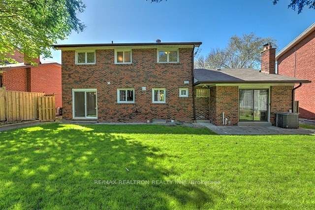 74 Aspenwood Drive, Toronto, ON M2H 2E9 20