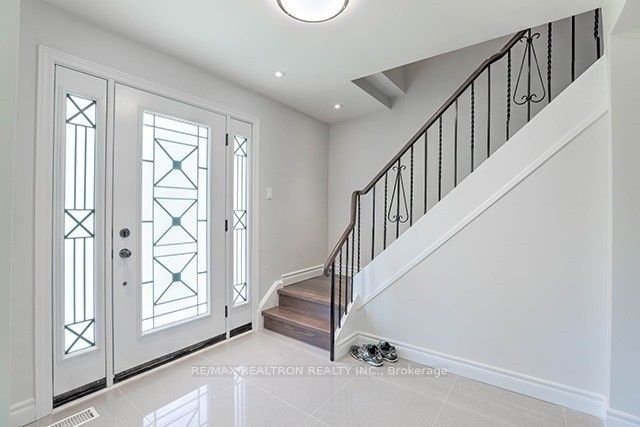 74 Aspenwood Drive, Toronto, ON M2H 2E9 8