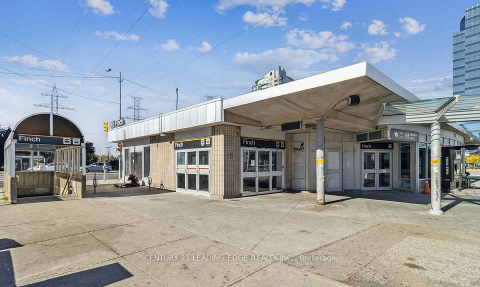 7 Bishop Avenue 2408, Toronto, ON M2M 4J4 15