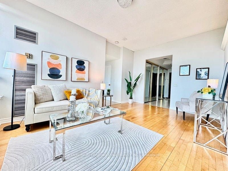 7 Bishop Avenue 2408, Toronto, ON M2M 4J4 5