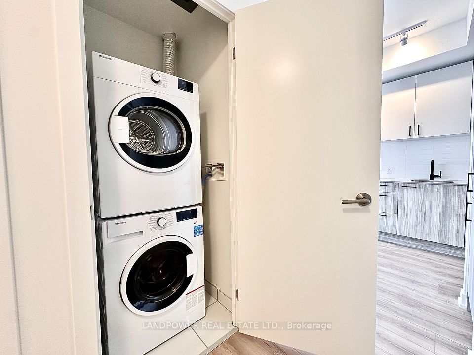 1 Quarrington Lane 1818, Toronto, ON M3C 0S4 6