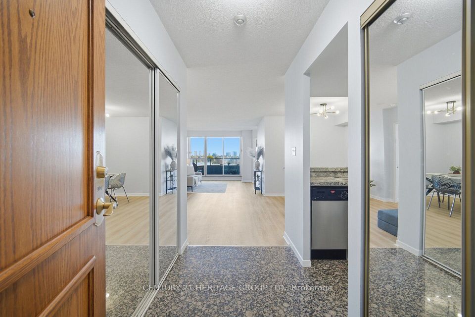 10 Torresdale Avenue 910, Toronto, ON M2R 3V8 2