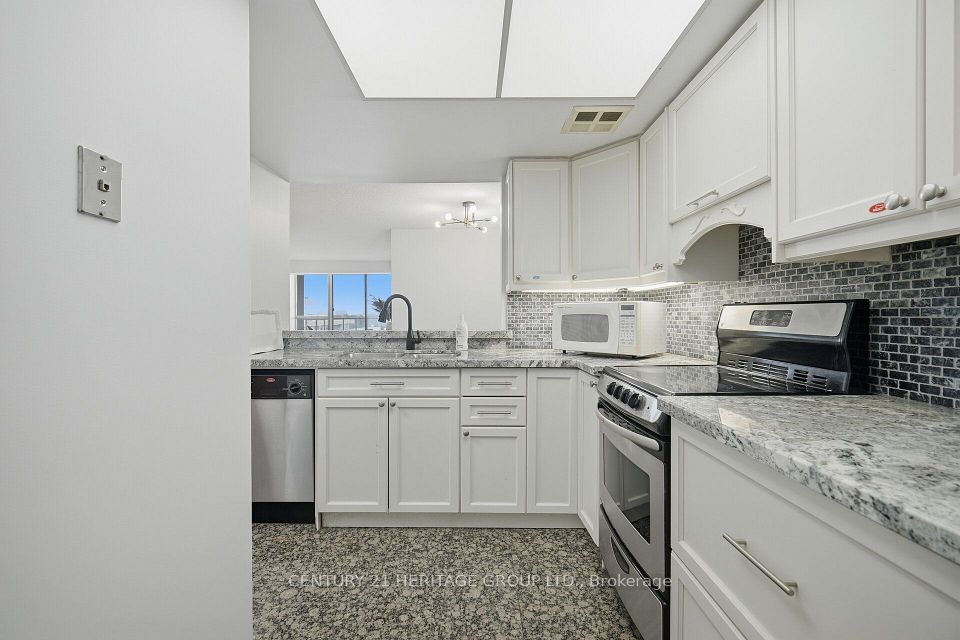 10 Torresdale Avenue 910, Toronto, ON M2R 3V8 3