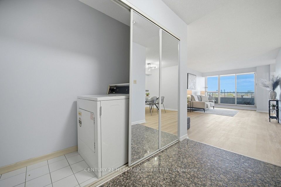 10 Torresdale Avenue 910, Toronto, ON M2R 3V8 22