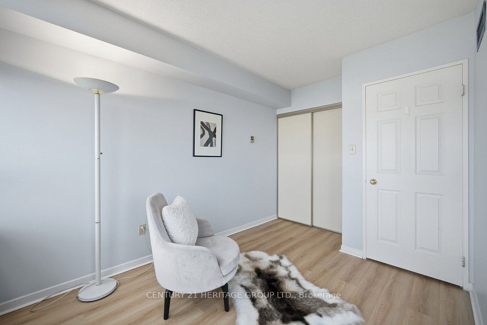 10 Torresdale Avenue 910, Toronto, ON M2R 3V8 17