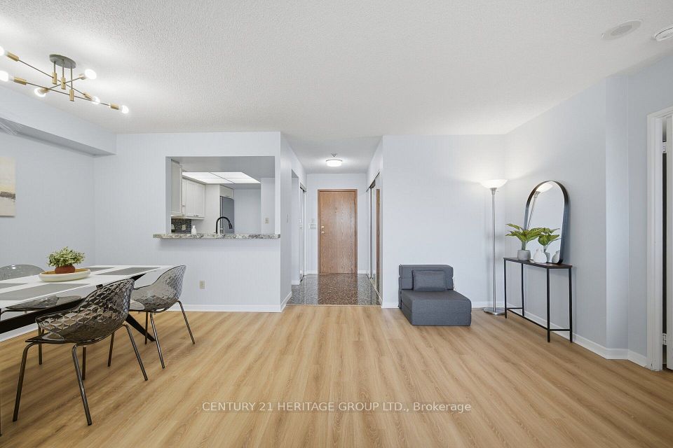 10 Torresdale Avenue 910, Toronto, ON M2R 3V8 10