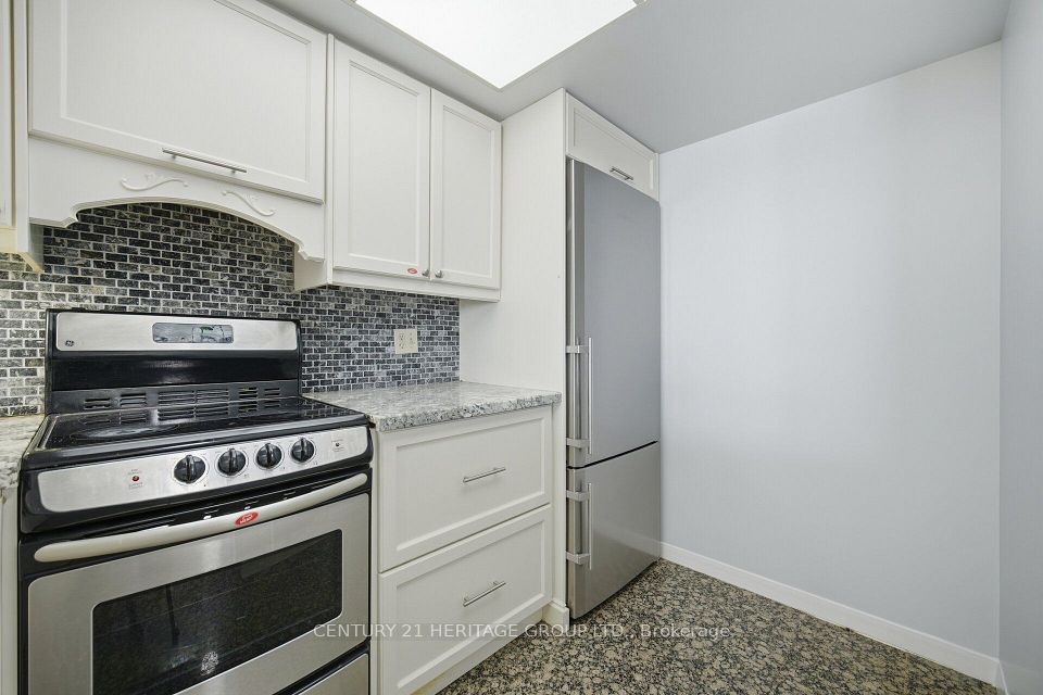 10 Torresdale Avenue 910, Toronto, ON M2R 3V8 4