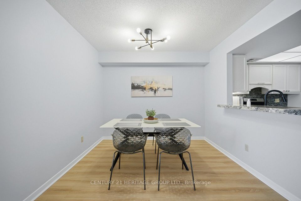 10 Torresdale Avenue 910, Toronto, ON M2R 3V8 5