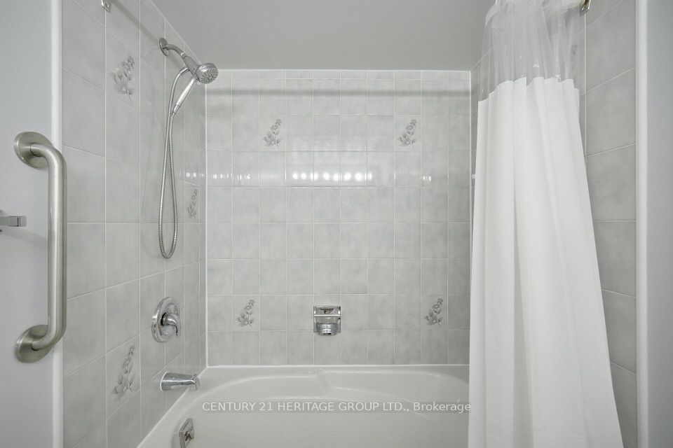 10 Torresdale Avenue 910, Toronto, ON M2R 3V8 15
