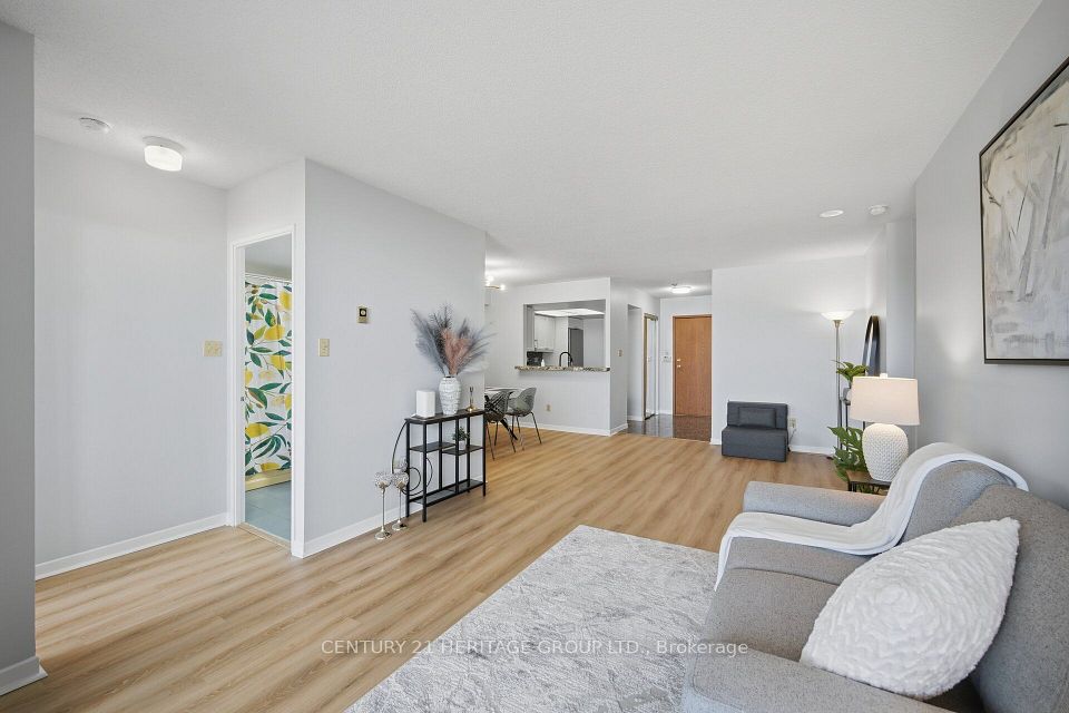 10 Torresdale Avenue 910, Toronto, ON M2R 3V8 9