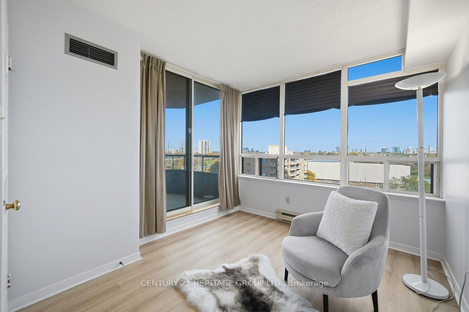 10 Torresdale Avenue 910, Toronto, ON M2R 3V8 16