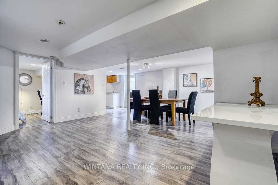 29 Whitman Street 3, Toronto, ON M2M 3Y5 3
