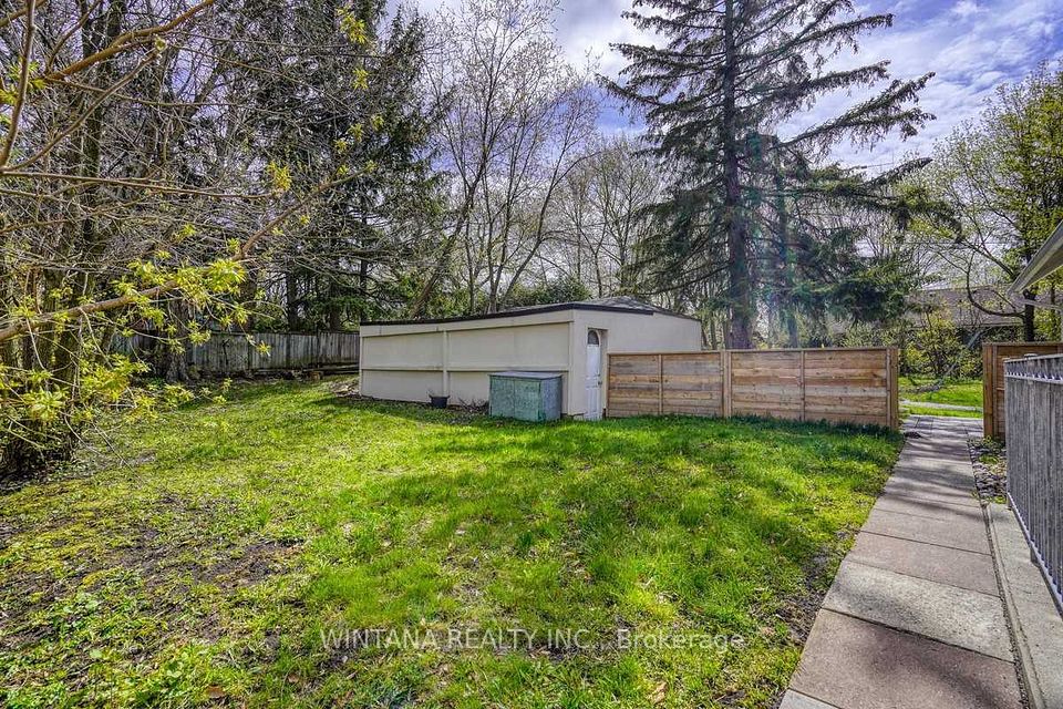 29 Whitman Street 3, Toronto, ON M2M 3Y5 14