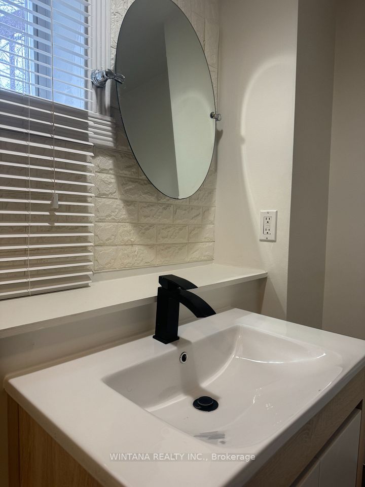 29 Whitman Street 3, Toronto, ON M2M 3Y5 6