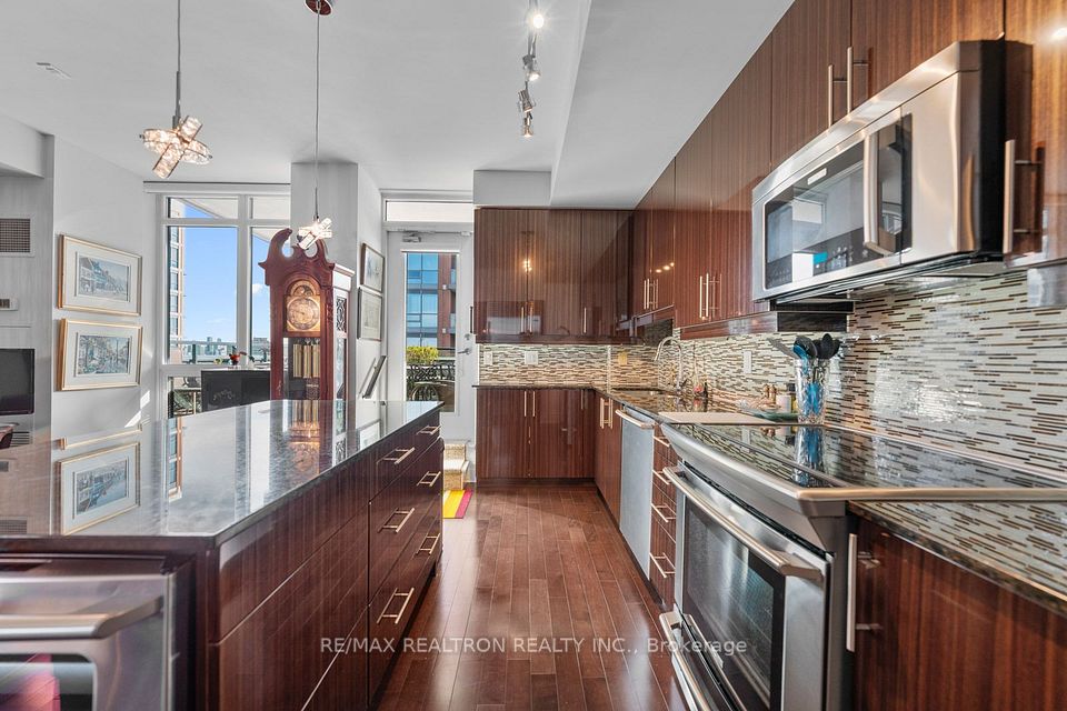 525 Wilson Avenue 1108, Toronto, ON M3H 0A7 18