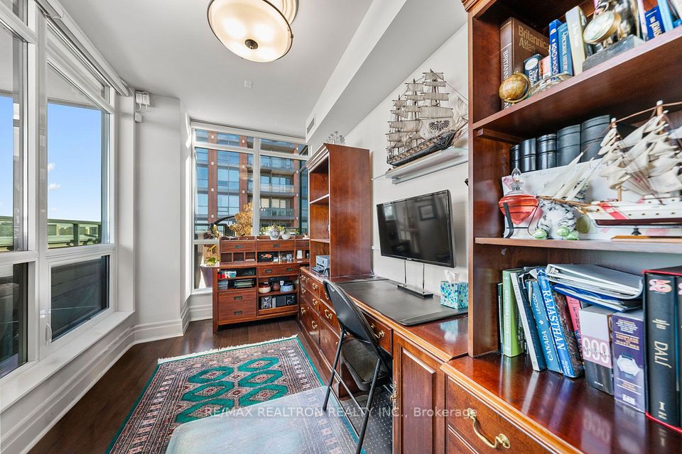 525 Wilson Avenue 1108, Toronto, ON M3H 0A7 11