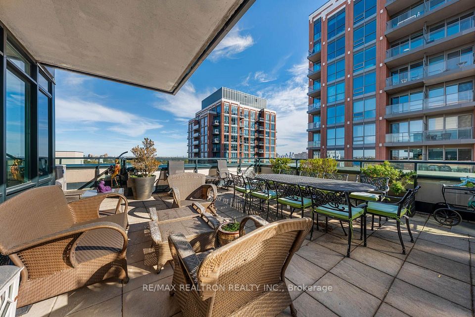 525 Wilson Avenue 1108, Toronto, ON M3H 0A7 24