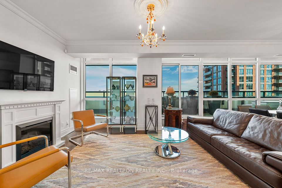 525 Wilson Avenue 1108, Toronto, ON M3H 0A7 3