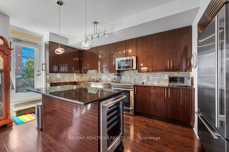 525 Wilson Avenue 1108, Toronto, ON M3H 0A7 16
