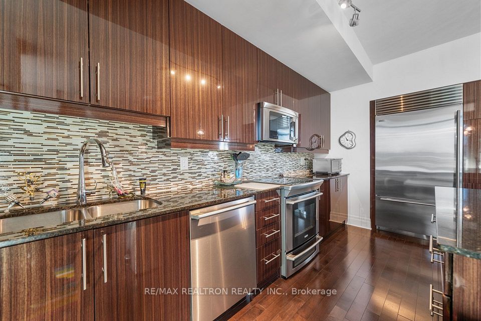 525 Wilson Avenue 1108, Toronto, ON M3H 0A7 19