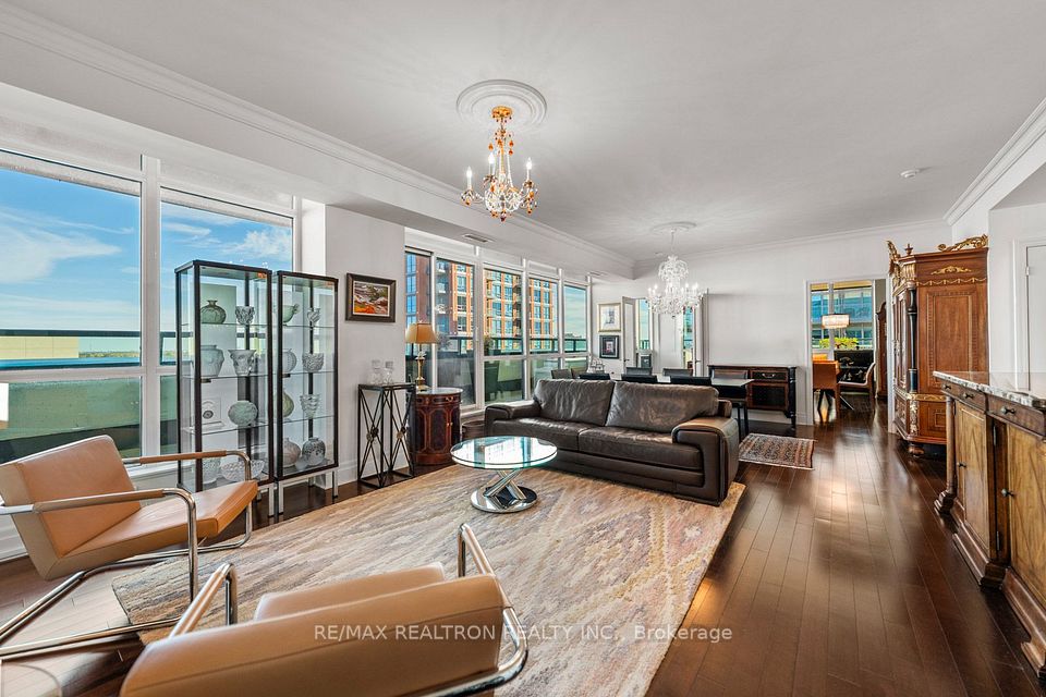 525 Wilson Avenue 1108, Toronto, ON M3H 0A7 4