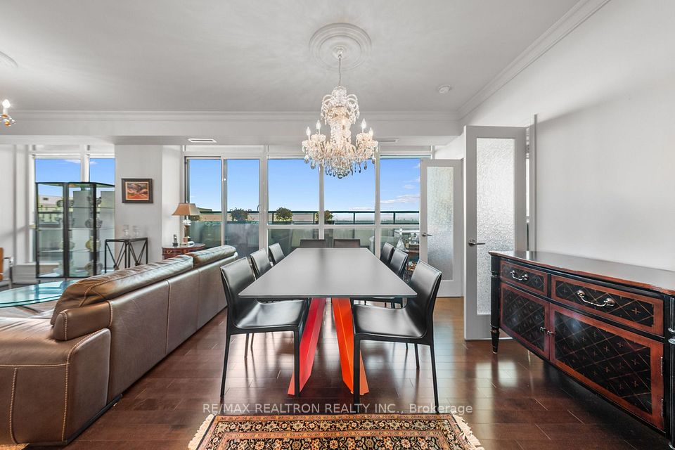 525 Wilson Avenue 1108, Toronto, ON M3H 0A7 8