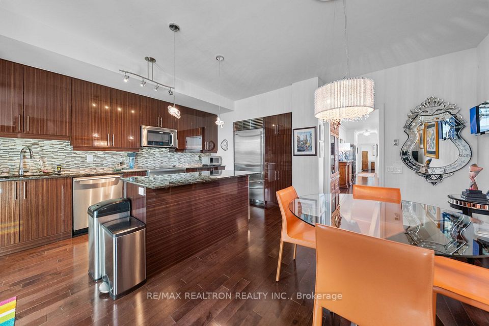 525 Wilson Avenue 1108, Toronto, ON M3H 0A7 23