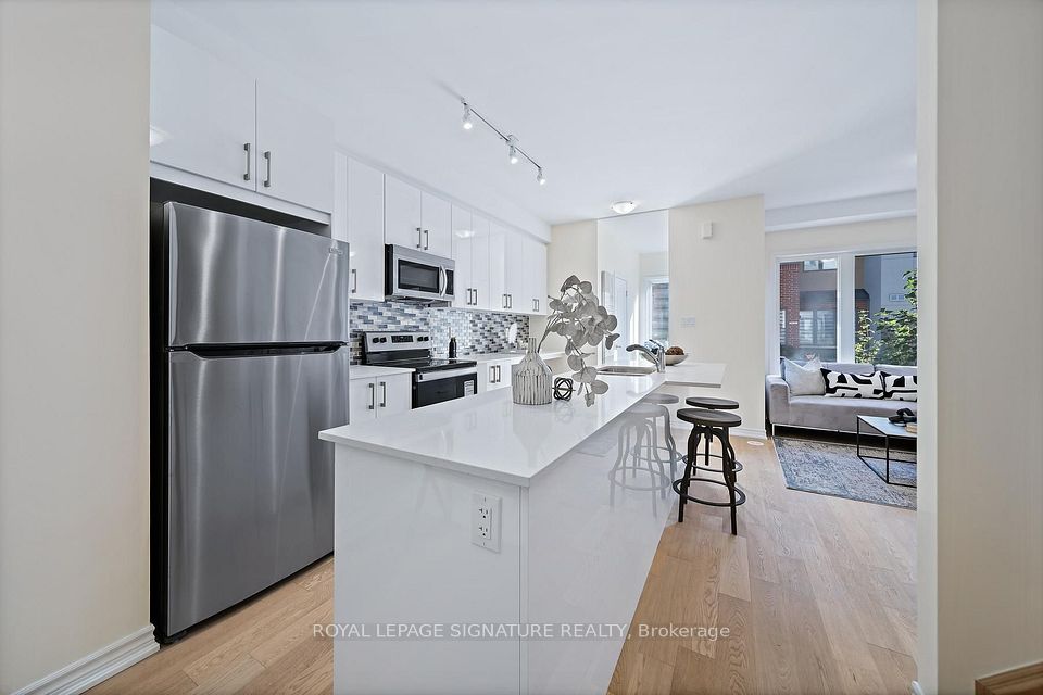 30 Curlew Drive 42, Toronto, ON M3A 0A8 6