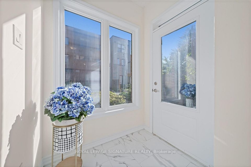 30 Curlew Drive 42, Toronto, ON M3A 0A8 9