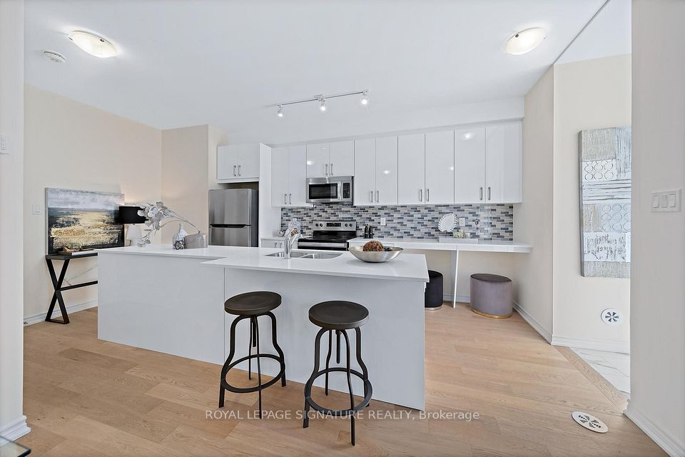 30 Curlew Drive 42, Toronto, ON M3A 0A8 5