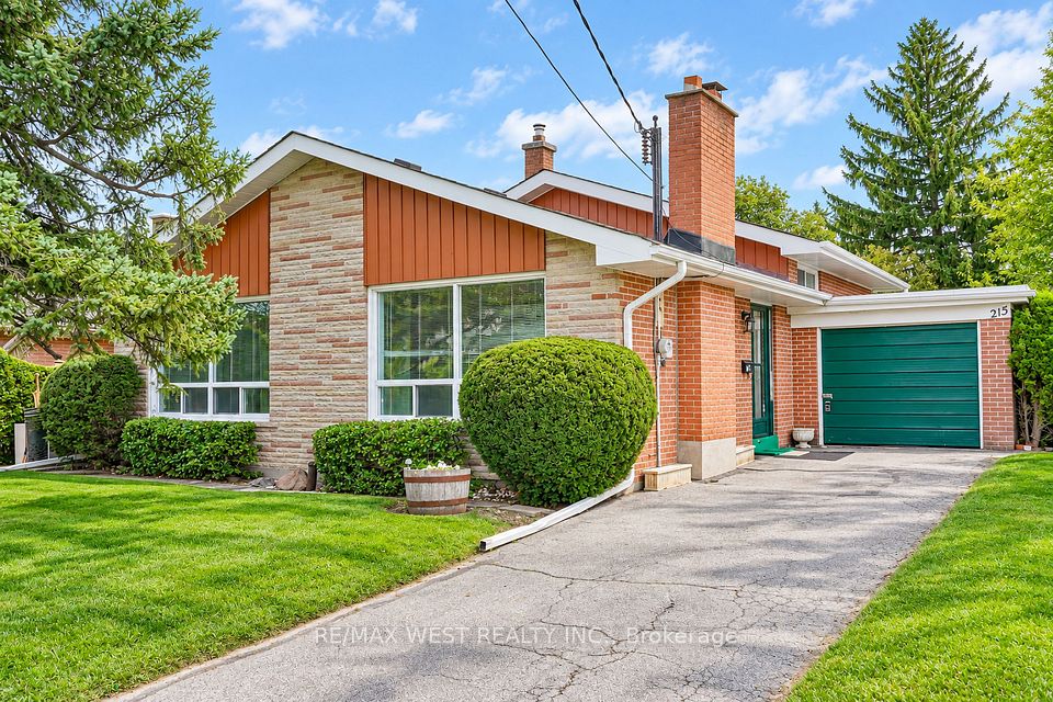 Detached at 215 Acton Avenue, Toronto, ON M3H 4H8