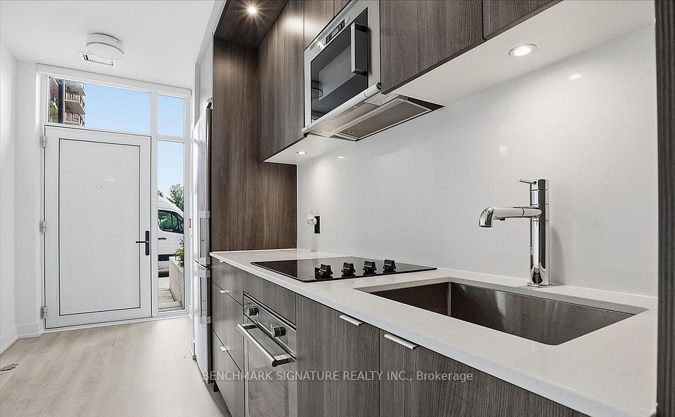 30 Inn On The Park Drive 206, Toronto, ON M3C 0P7 5