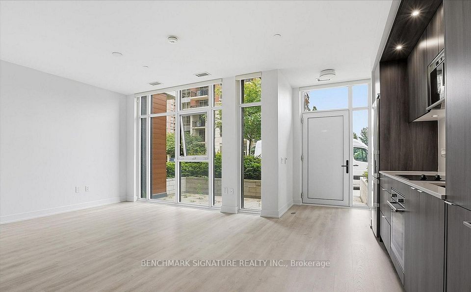 30 Inn On The Park Drive 206, Toronto, ON M3C 0P7 2