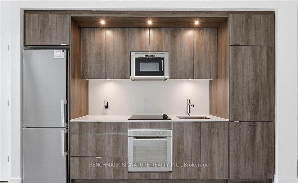 30 Inn On The Park Drive 206, Toronto, ON M3C 0P7 6