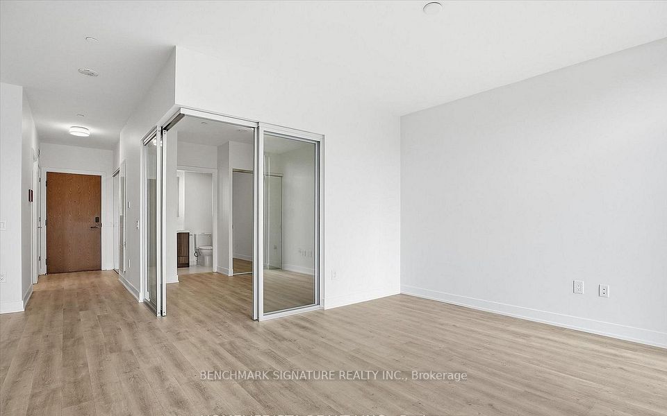 30 Inn On The Park Drive 206, Toronto, ON M3C 0P7 9