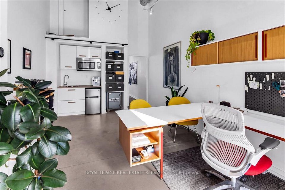 10 Mallard Road C103, Toronto, ON M3B 0A7 12