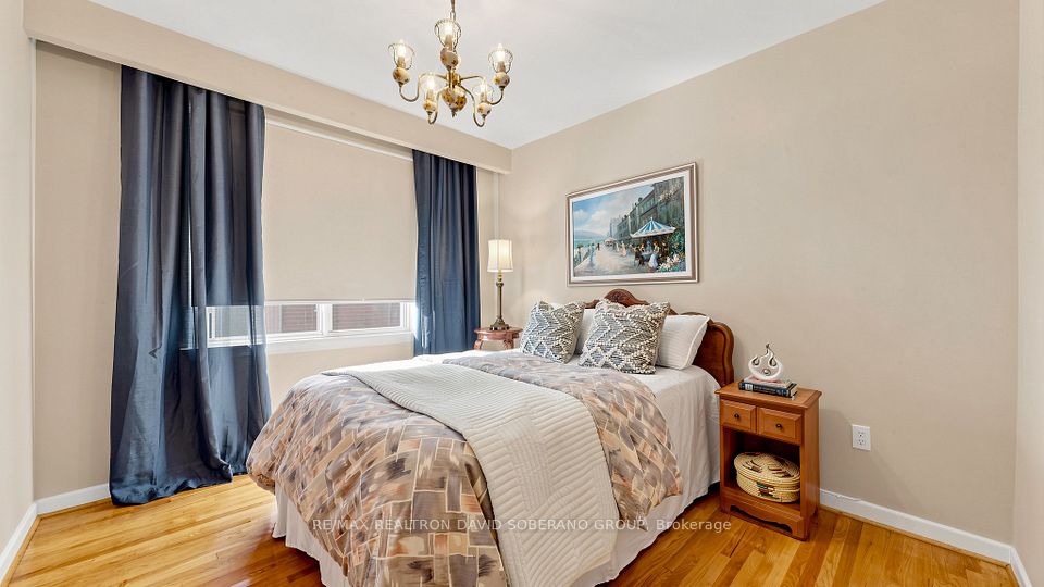 108 Kennard Avenue, Toronto, ON M3H 4M4 16