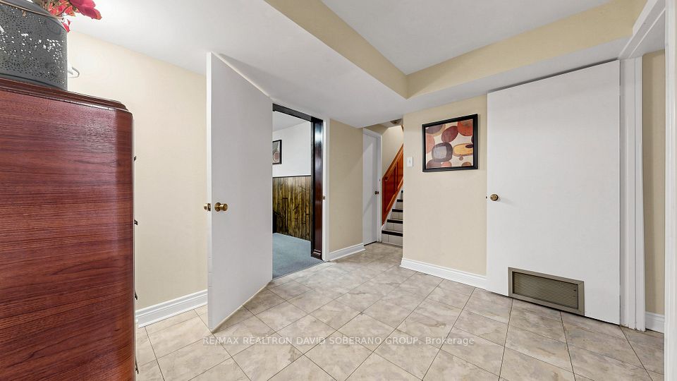 108 Kennard Avenue, Toronto, ON M3H 4M4 25