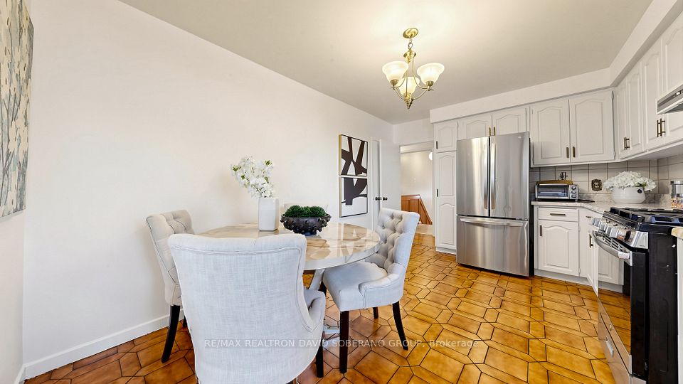 108 Kennard Avenue, Toronto, ON M3H 4M4 10