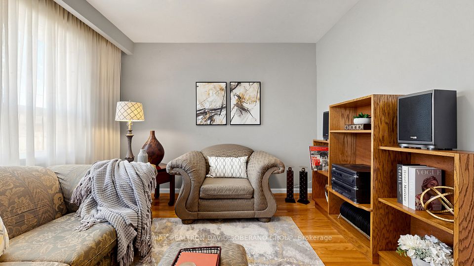 108 Kennard Avenue, Toronto, ON M3H 4M4 21